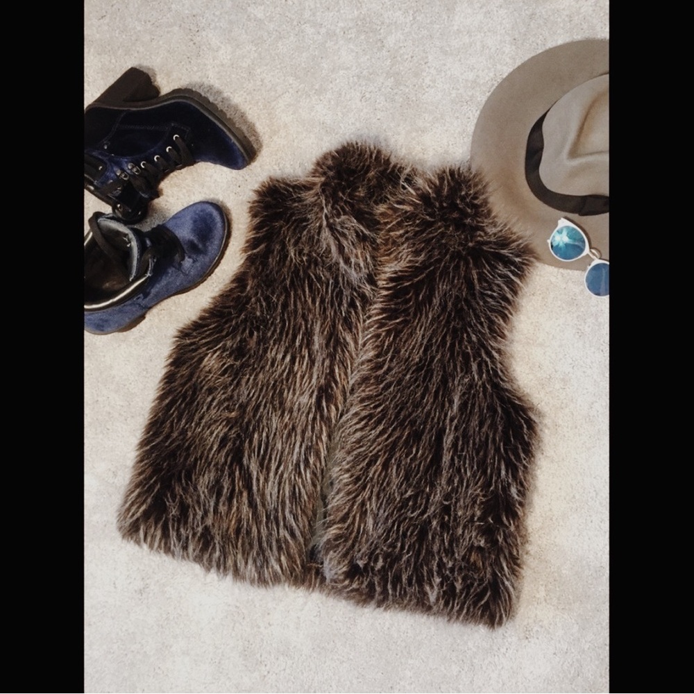 Dollhouse • Vegan Fur Vest - Picture 1 of 3